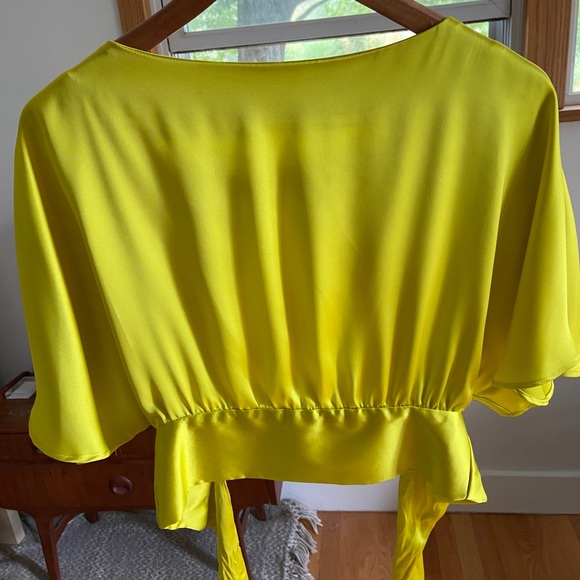 SATIN EFFECT OPEN BACK TOP - Picture 3 of 4